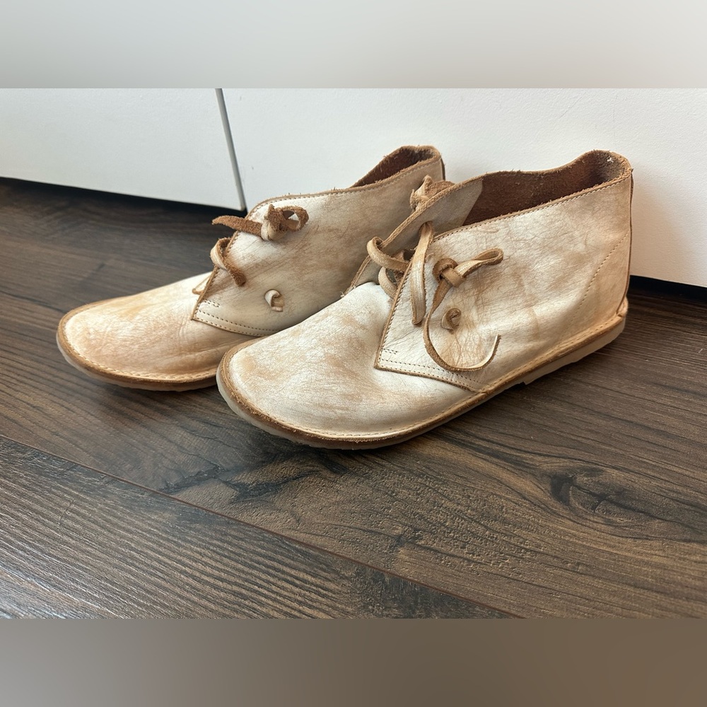 BEEK Shearling Warbler Chukka Boots White Sanded Leather